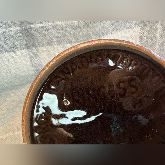 Vintage Royal Canadian Art Pottery ‘Princess’ Handcrafted Coffee/Teapot - Picture 10 of 13